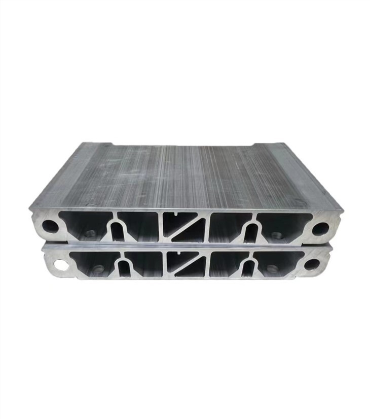 Panel aluminium yang diekstrusi