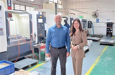 Kami Teruja Telah Mengalu-alukan Pelanggan Sepanyol Kami Mengunjungi Kami.